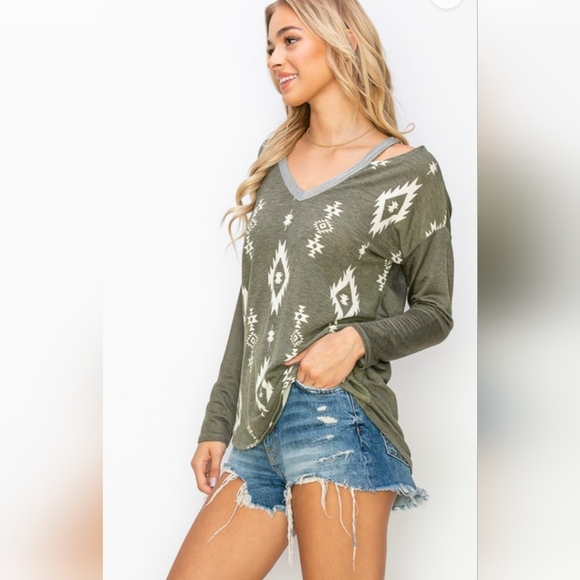 A.gain Tops - NWT Olive Southwest Patterned Cold Shoulder Long Sleeve Top
